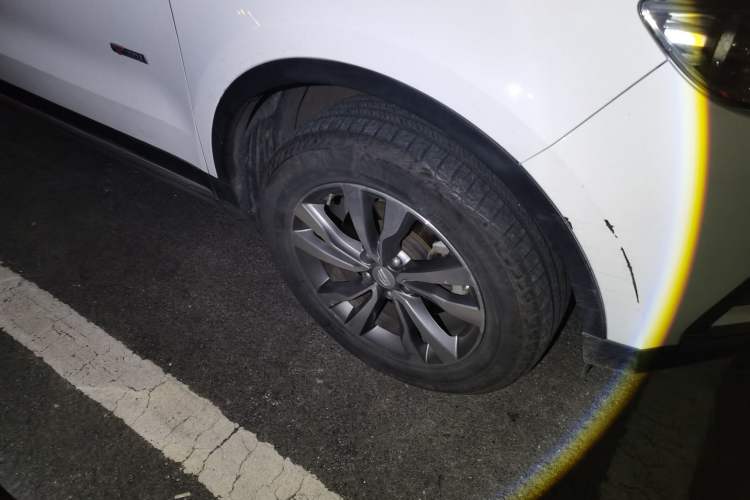 Used Geely Auto Emgrand X7 Sport 2016 1.8TD Automatic ZhiShang Model Right Front Wheel Hub