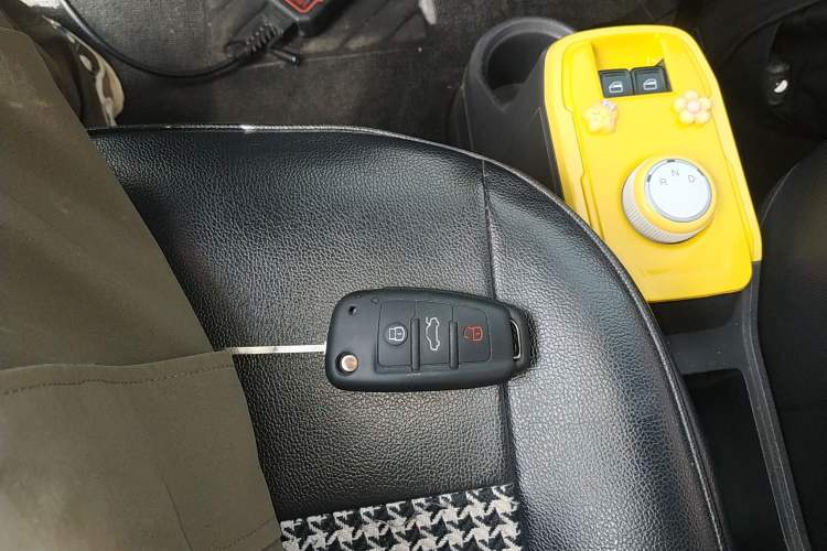 Used Chery QQ Ice Cream 2022 120km Conical Shape Lithium Iron Phosphate