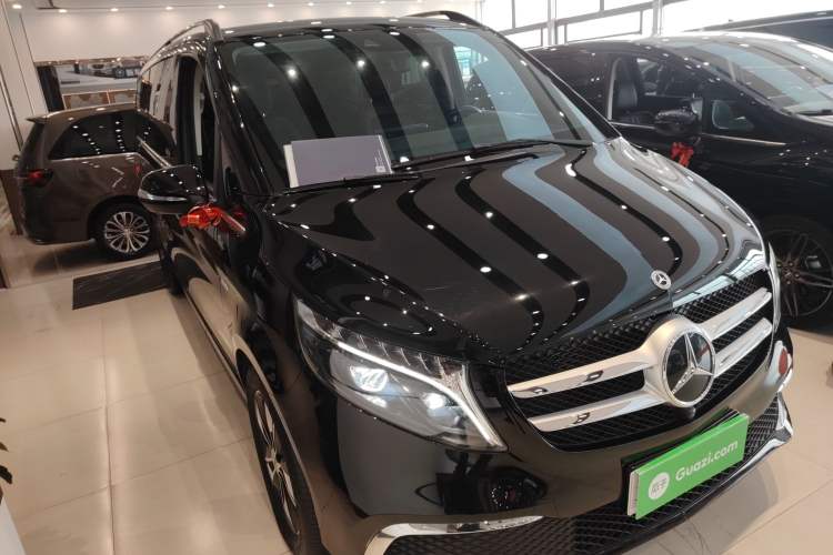 Used Mercedes-Benz V-Class 2022 V 260 L Long Wheelbase Prestige Edition Front Right 45 Deg