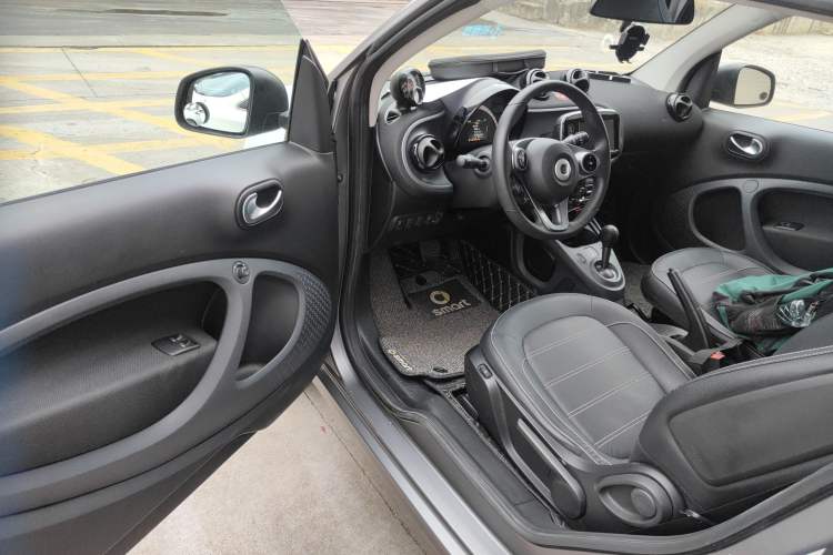 Used smart fortwo 2018 0.9T 66kW Hardtop Pioneer Edition China V Emission Standard