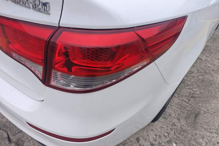 Used Kia K2 2015 Sedan 1.4L Automatic GLS
