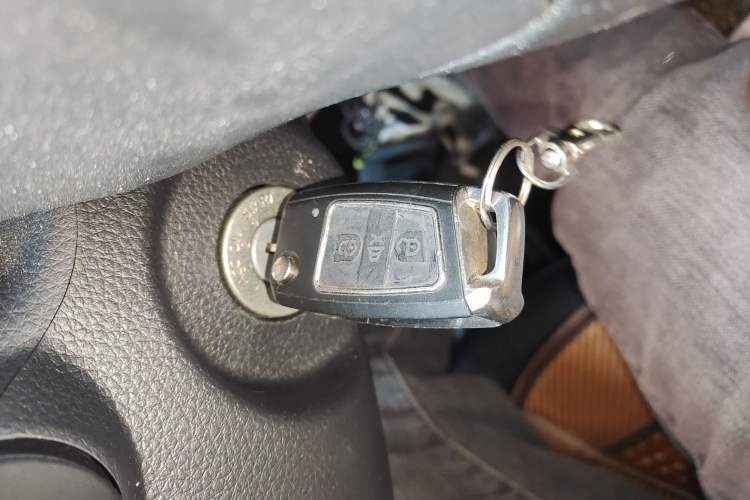 Used Nissan Navara 2017 2.5L Manual Two-Wheel Drive Standard Edition QR25