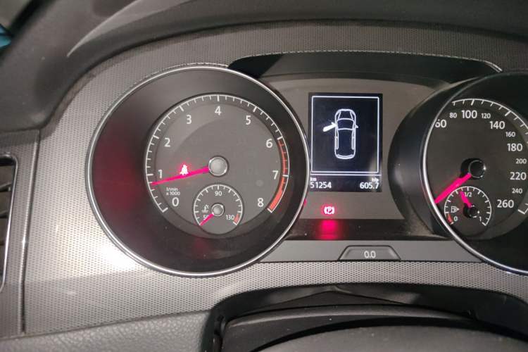 Used Volkswagen Golf Sportsvan 2016 230TSI Automatic Trend Edition Odometer Close Up