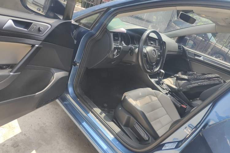 Used Volkswagen Golf 2017 230TSI Automatic Luxury Million-Vehicle Commemorative Edition