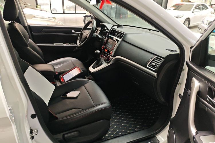 Used Haval M6 2019 1.5T DCT Two-Wheel Drive Elite Version China V Standard
