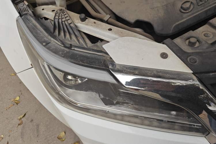 Used HYOSOW S6 2016 1.5T Manual Leading Model Right Front Headlight