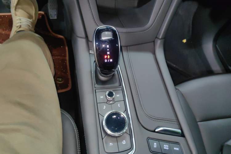 Used Cadillac XT6 2022 2.0T 7-Seater Four-Wheel-Drive Luxury Version