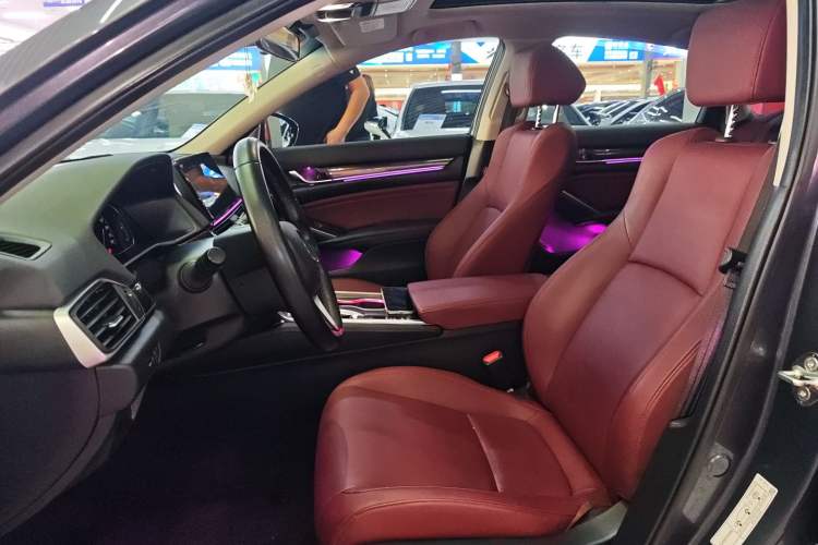 Used Honda Accord 2022 260TURBO Phantom Night · Prestige Edition Left Front Seat