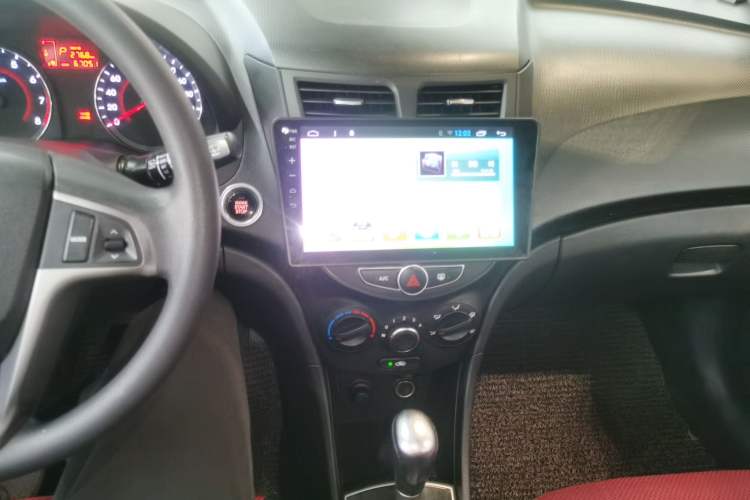 Used Hyundai Verna Ray 2014 1.6L Automatic TOP Audio And AC Panel