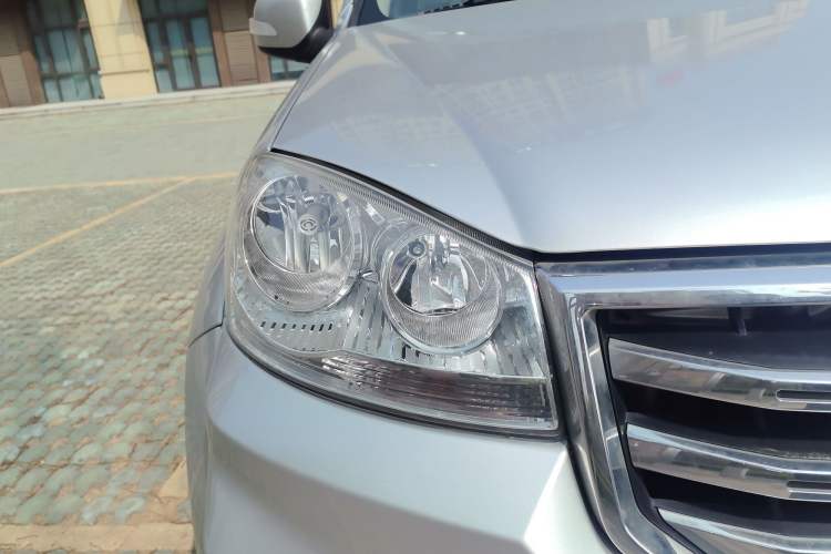 Used Great Wall Wingle 5 2017 2.0T European Version Diesel Two-Wheel Drive Advanced Large Double-Cab GW4D20E
