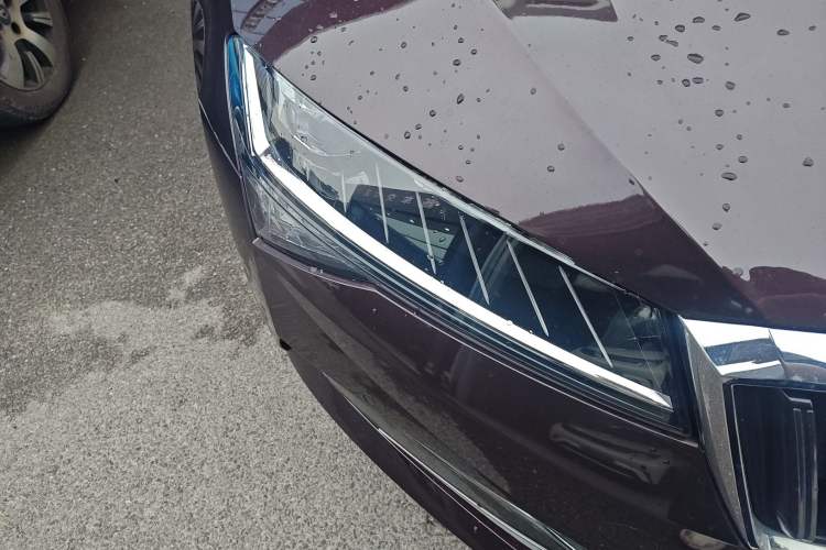 Used Skoda Superb 2019 TSI330 DSG Luxury Edition Right Front Headlight