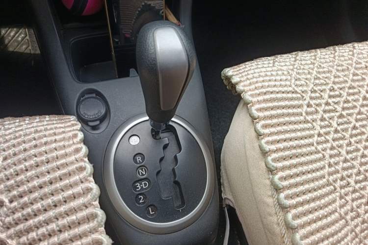 Used Suzuki Swift 2011 1.5L Automatic Fashion Edition Gear Lever