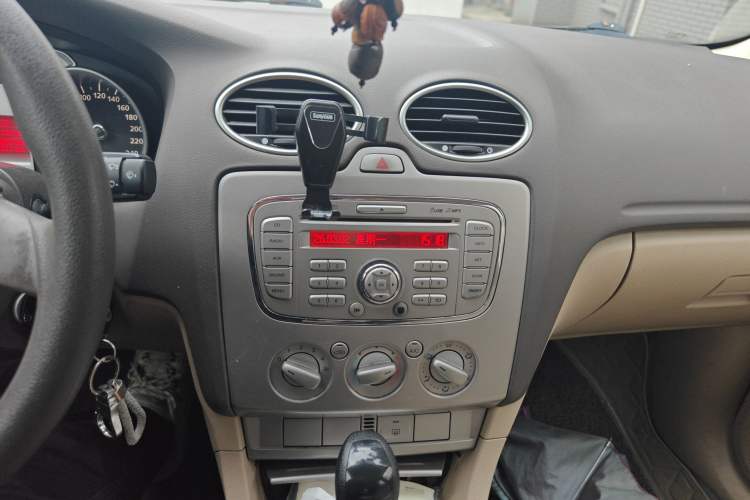 Used Ford Focus 2012 Sedan Classic 1.8L Automatic Fashion Edition
