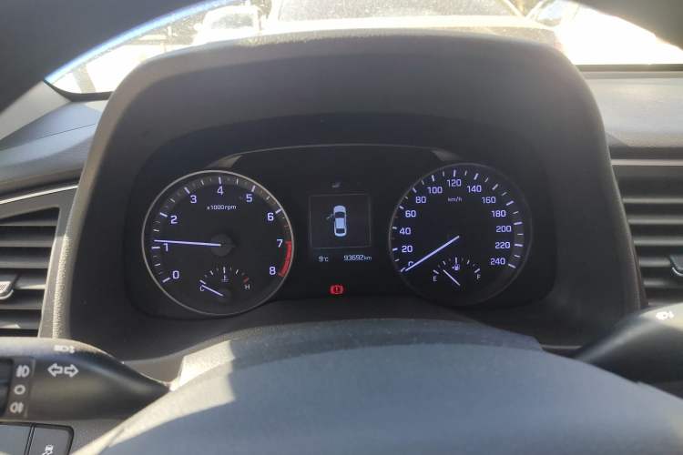 Used Hyundai Elantra (6th Generation / Lingdong) 2016 1.6L Manual ZhiXuan · Dynamic Model