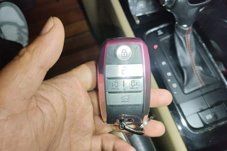 Used Kia Carnival 2015 2.2T Luxury Edition China IV Vehicle Key