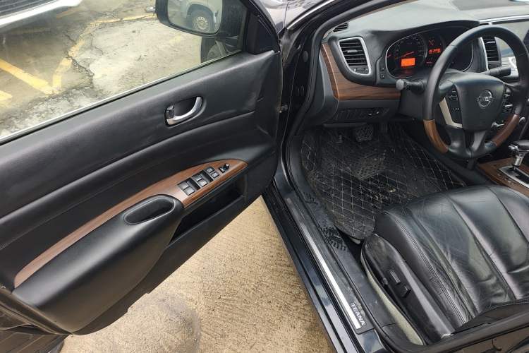 Used Nissan Teana 2009 Duke 2.5L XV VIP Deluxe Edition Driver Seat