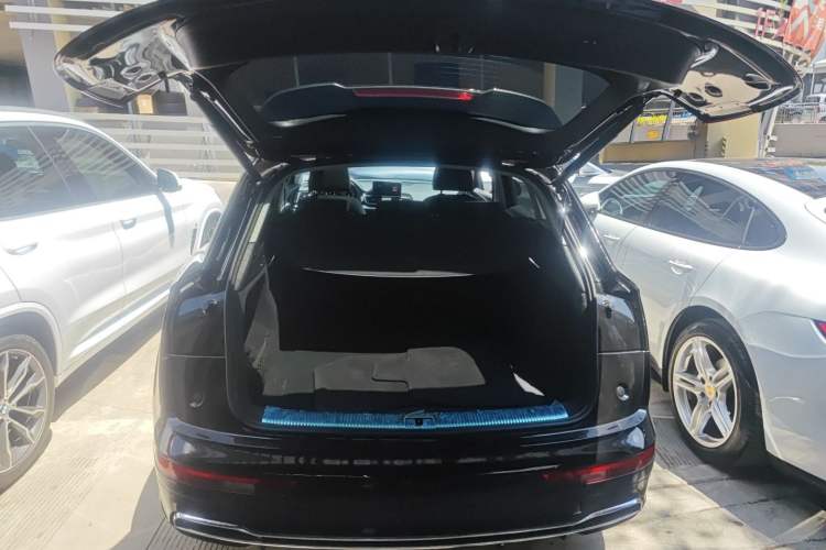 Used Audi Q5L 2020 45 TFSI Prestige Fashion Model Trunk