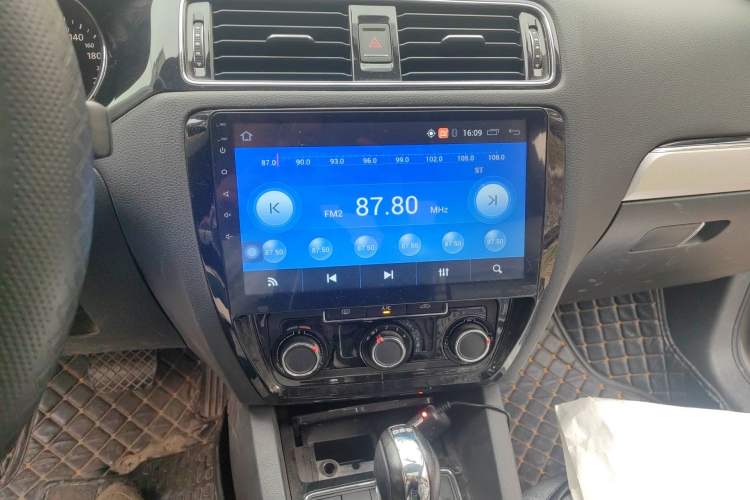 Used Volkswagen Sagitar 2018 280TSI DSG Comfort Model Audio And AC Panel