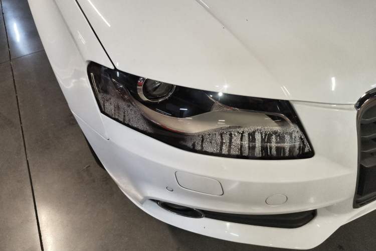 Used Audi A4L 2012 2.0 TFSI automatic Comfort trim level Right Front Headlight