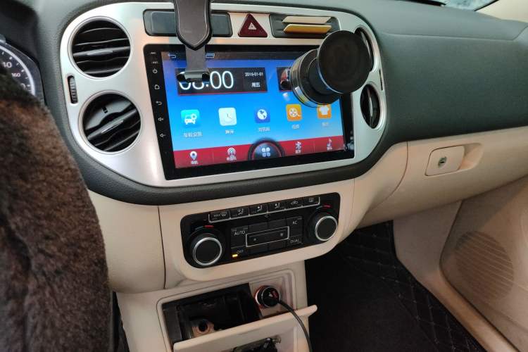 Used Volkswagen Tiguan 2012 1.8TSI Automatic Two-Wheel Drive Trend Edition Audio And AC Panel