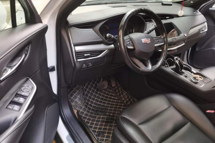 Used Cadillac XT4 2018 28T Two-Wheel-Drive Luxury Model Driver Seat