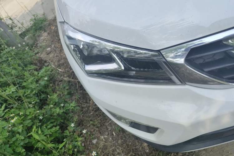 Used CHANGAN CS15 2016 1.5L Manual Fashion Edition Right Front Headlight