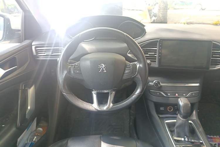 Used Peugeot 308S 2015 1.2T Automatic Jingchi Edition
