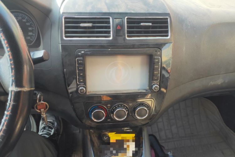 Used FORTHING Joyear X5 2013 1.6L Manual Luxury Model China IV Standard
