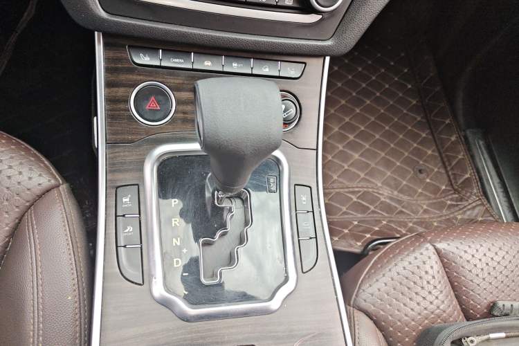 Used Land X7 2015 2.0T Panoramic Prestige Edition
