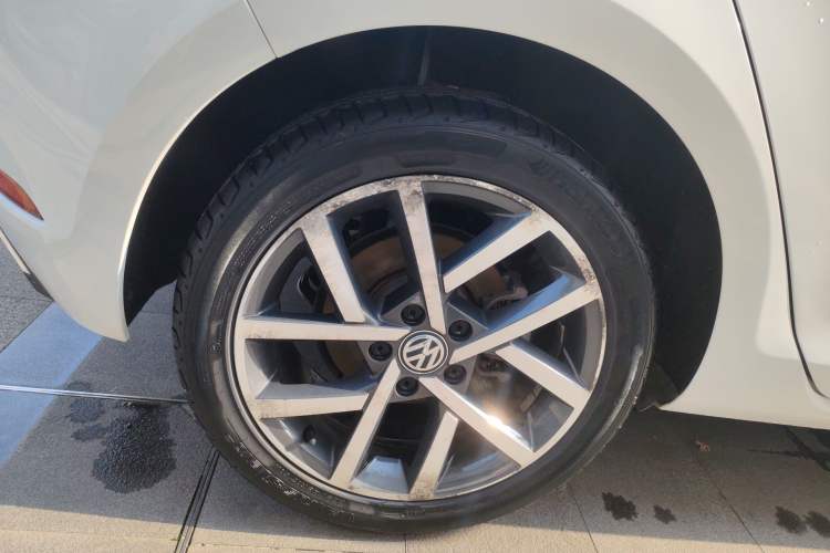 Used Volkswagen Golf 2020 280TSI DSG Comfort Version Right Rear Wheel Hub