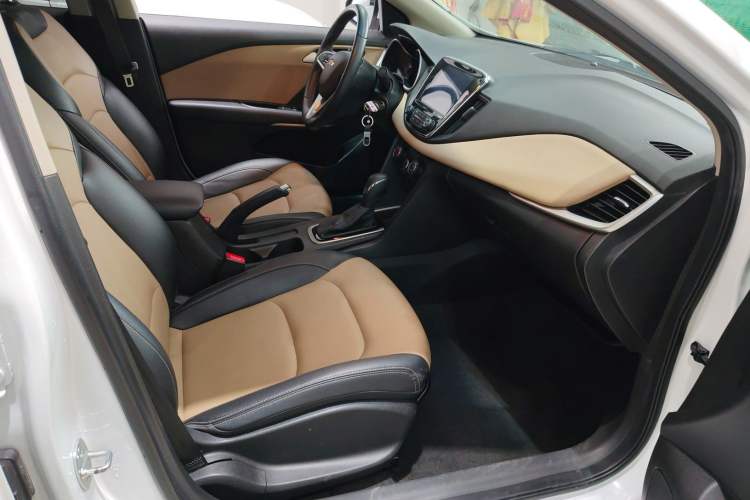 Used Chevrolet Monza 2022 320 Automatic Enjoyment Sunroof Version Right Front Seat