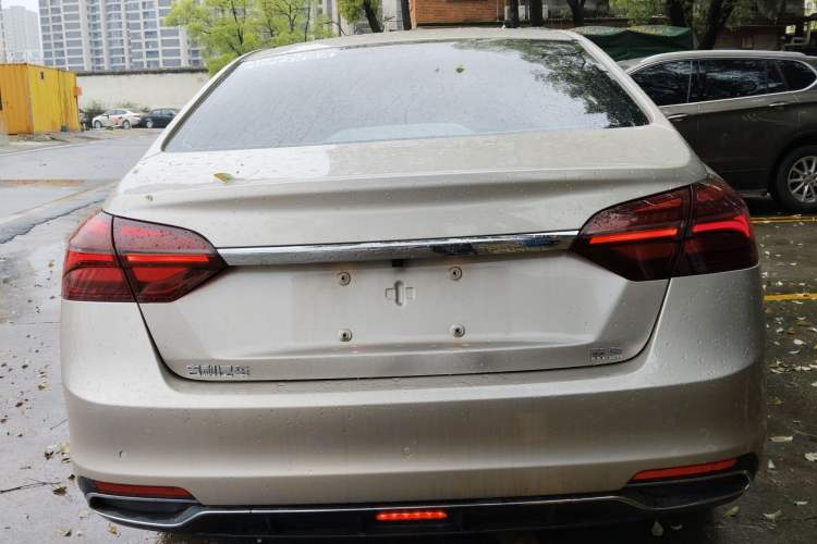 Used Geely Auto Emgrand 2019 Leading Edition 1.5L CVT Upward-Connected Model China VI Standard Rear