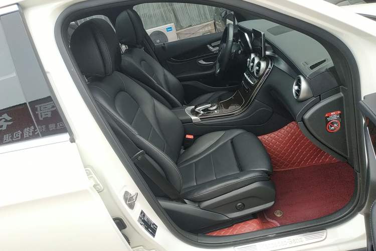 Used Mercedes-Benz GLC 2019 GLC 260 L 4MATIC Dynamic Model Right Front Seat