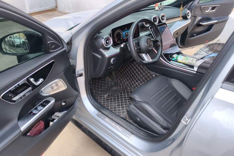 Used Mercedes-Benz C-Class 2023 C 260 L Bright Night Sports Edition Driver Seat