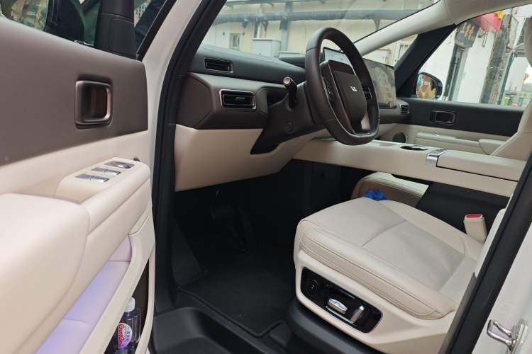 Used Li Auto MEGA 2024 Ultra Model