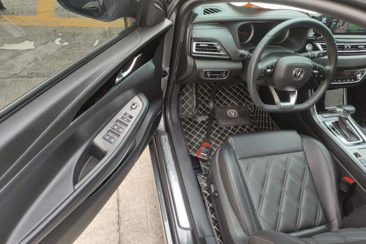 Used CHANGAN Ruicheng CC 2022 Blue Whale Edition 1.5T DCT Luxury Model
