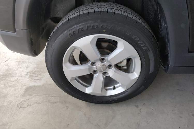 Used Jeep Compass 2020 220T Automatic Four-Wheel Drive Elite Edition Right Rear Wheel Hub