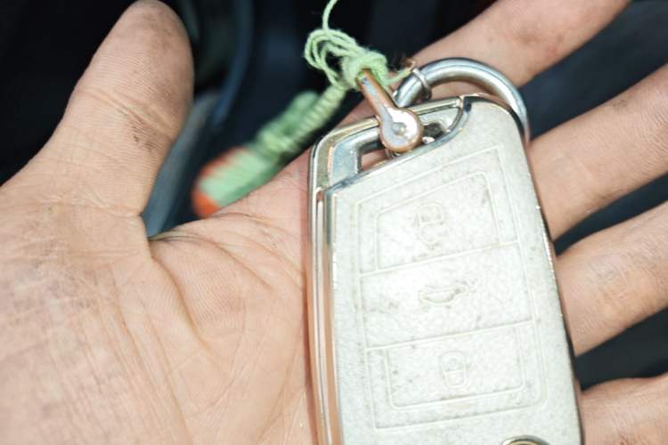 Used Volkswagen Tiguan L 2020 330TSI Automatic Two-Wheel Drive Smart Luxury Edition China VI Standard Vehicle Key