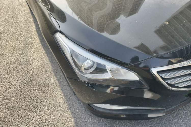 Used Hyundai Mistra 2014 1.8L Automatic Deluxe DLX Model Right Front Headlight