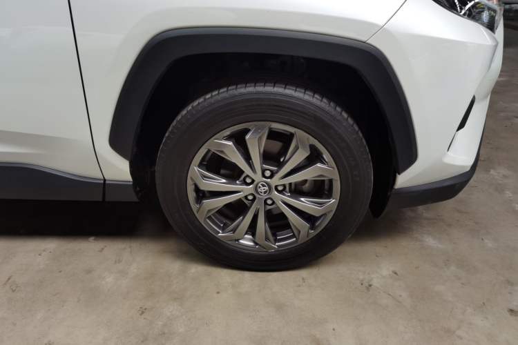 Used Toyota RAV4 2023 2.0L CVT Two-Wheel Drive Fashion Plus Edition Right Rear Wheel Hub