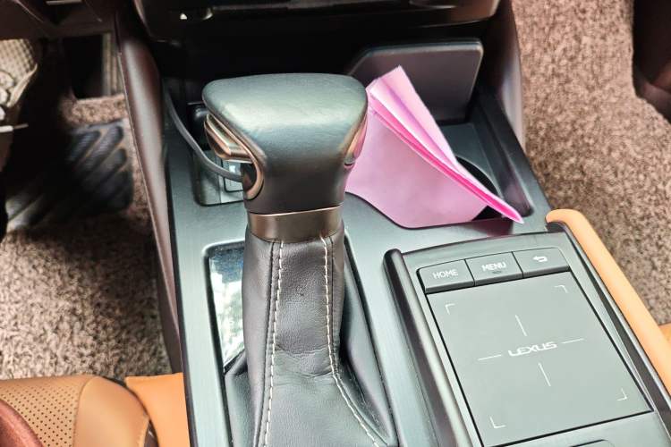 Used Lexus ES 2020 300h Premier Edition
