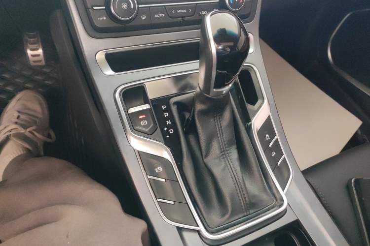 Used Geely Auto Vision S1 2018 1.4T CVT FENGXING Model
