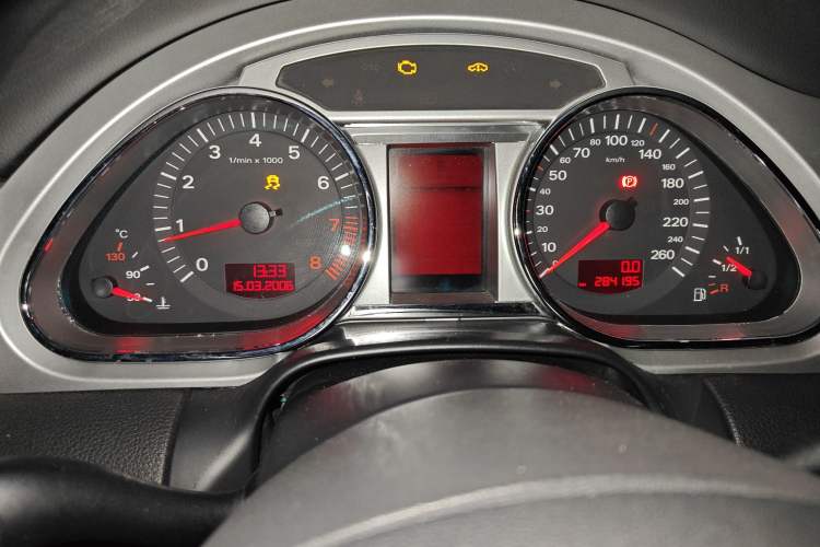 Used Audi Q7 2006 3.6 FSI quattro Base Model Instrument Cluster