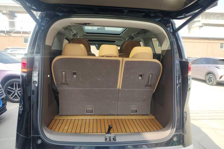 Used Denza D9 2022 DM-i 970 Four-Wheel Drive Prestige Model