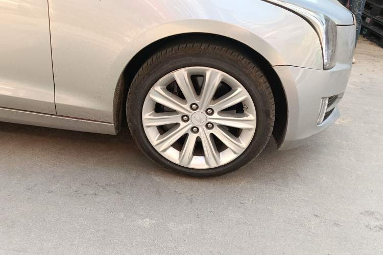 Used Cadillac ATS-L 2017 28T Tech Edition Right Front Wheel Hub