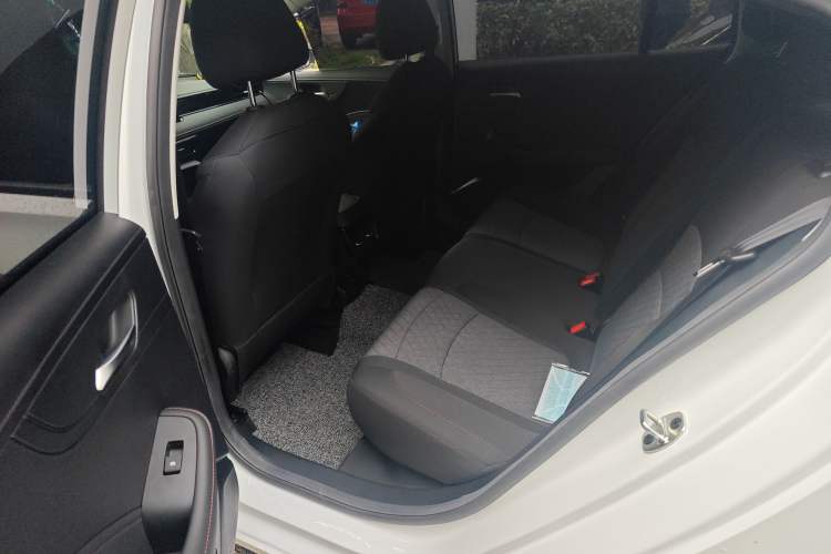 Used Roewe i5 2023 1.5L Manual Comfort Edition