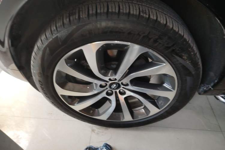 Used Land Rover Discovery Sport New Energy 2022 Facelifted P300e Plug-in Hybrid Electric Version Left Front Wheel Hub