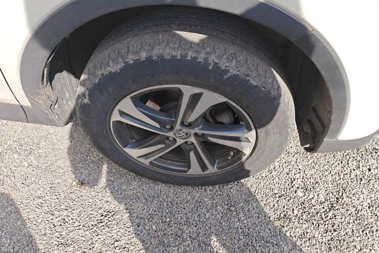 Used Toyota RAV4 2015 2.0L CVT Four-Wheel Drive New Edition