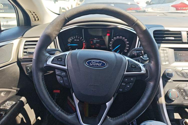 Used Ford Mondeo 2013 2.0L GTDi 200 Fashion Edition
