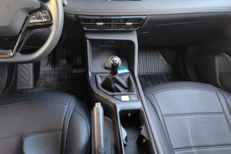 Used Roewe i5 2023 1.5L Manual Comfort Edition
